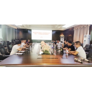 河南省辦公家具協(xié)會(huì)會(huì)長(zhǎng)張鋒一行到訪(fǎng)思進(jìn)家具集團(tuán)指導(dǎo)工作！